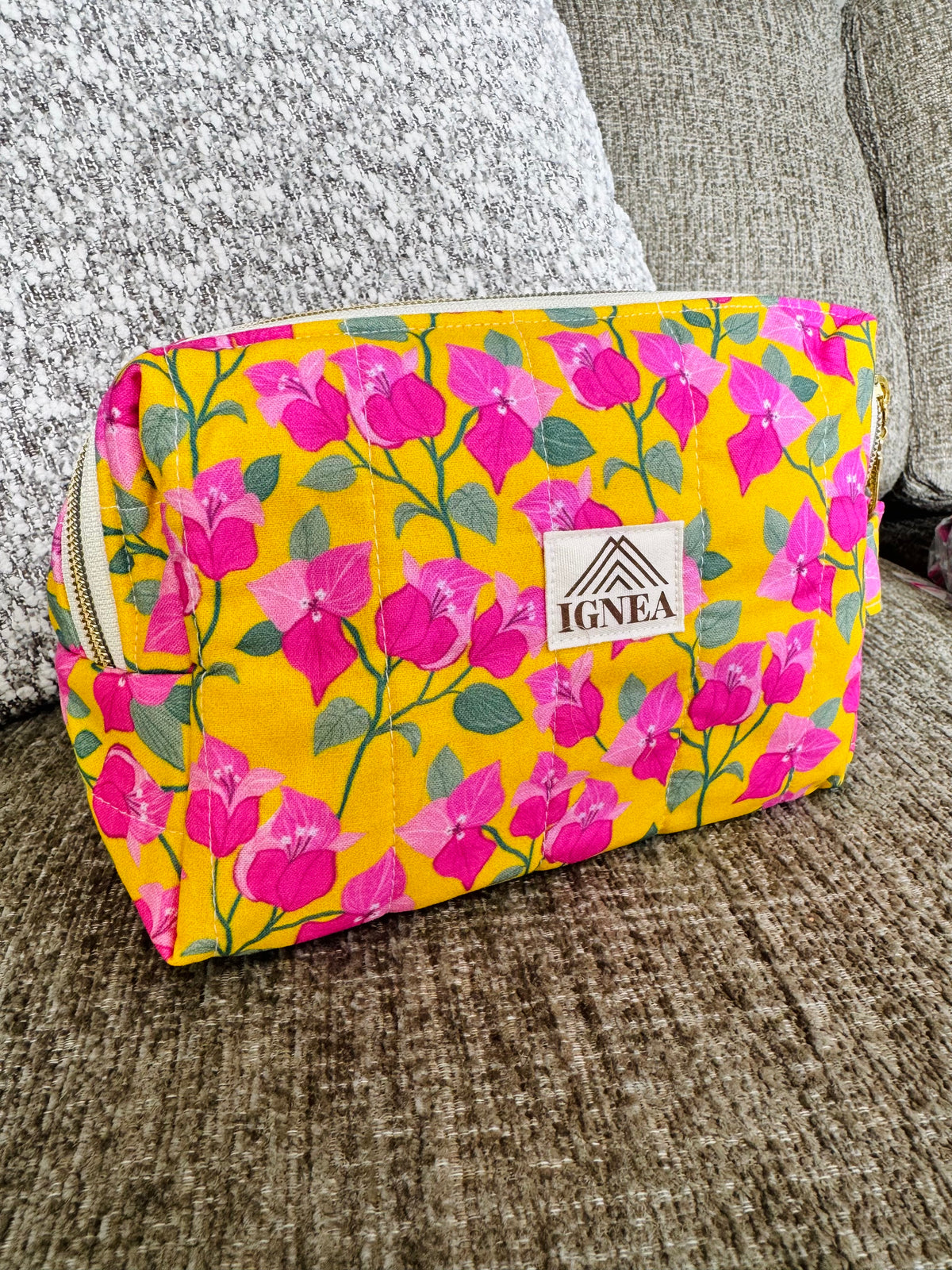 Trinitarias amarilla-Travel pouch