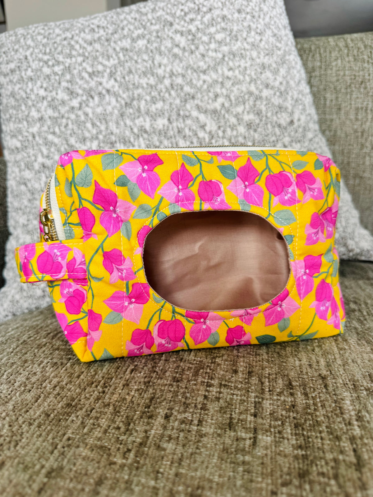 Trinitarias amarilla-Travel pouch