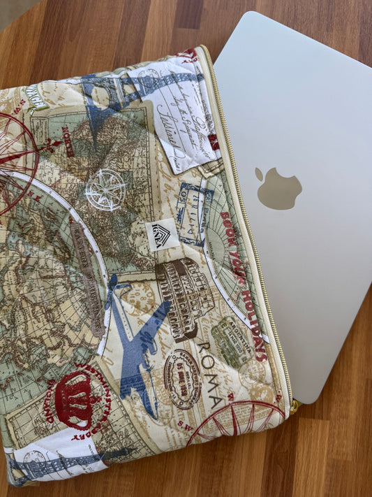 Yo viajo-Laptop Sleeve